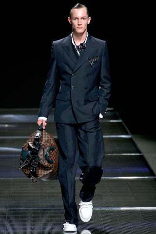 Louis Vuitton / - 2013
